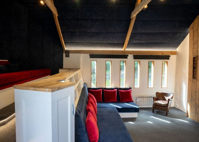23. Cinema (Home)