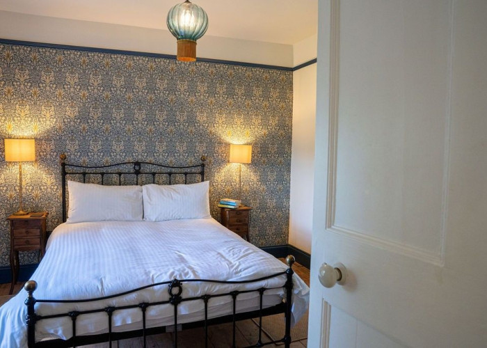 32. Bedroom (Double)