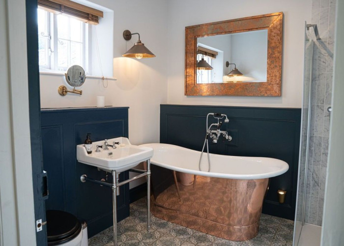 26. Bathroom (Roll Top), Bathroom (Shower and bath), Bathroom (Copper Bath)