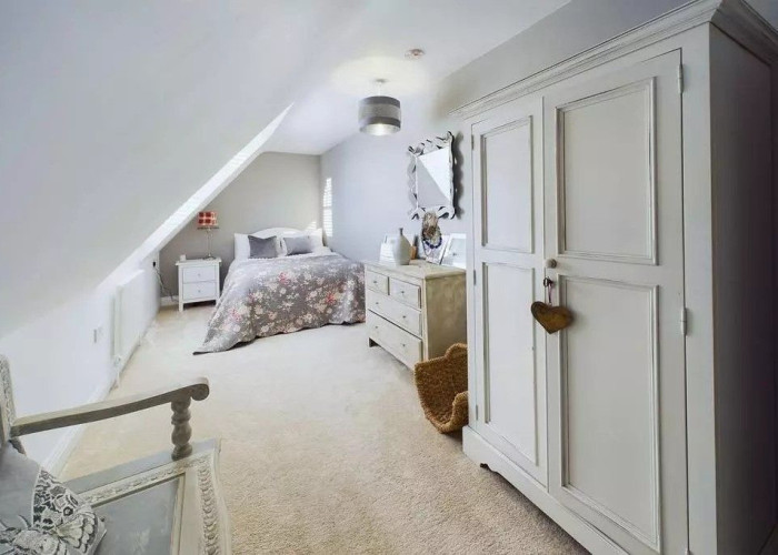 15. Bedroom (Double)