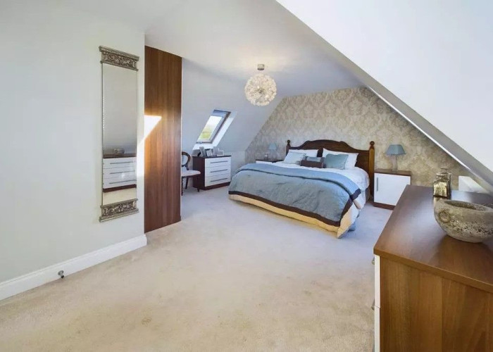 11. Bedroom (Double)
