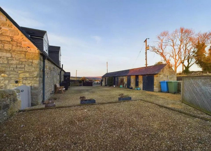 2. Courtyard, Garage (treble+)