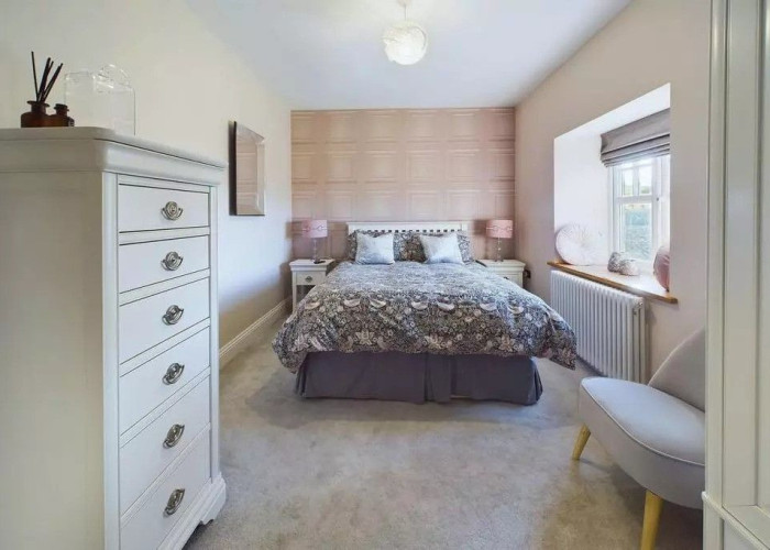 13. Bedroom (Double)