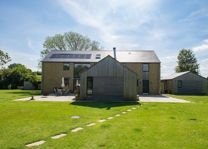 24. Garden (Rear, Large)