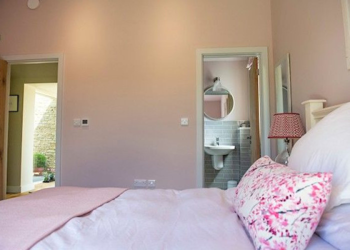 21. Bedroom (Master/En-Suite)