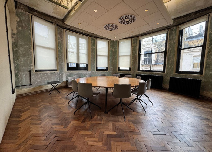 18. Meeting Room