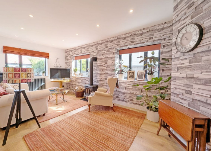12. Livingroom, Fireplace