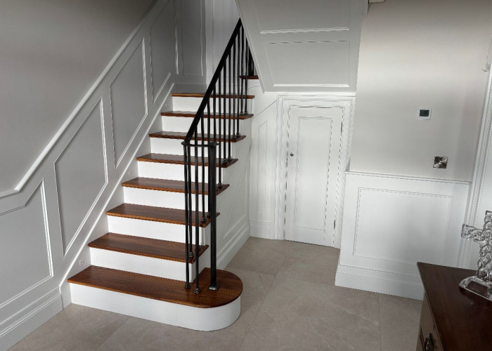 33. Stairway / Staircase