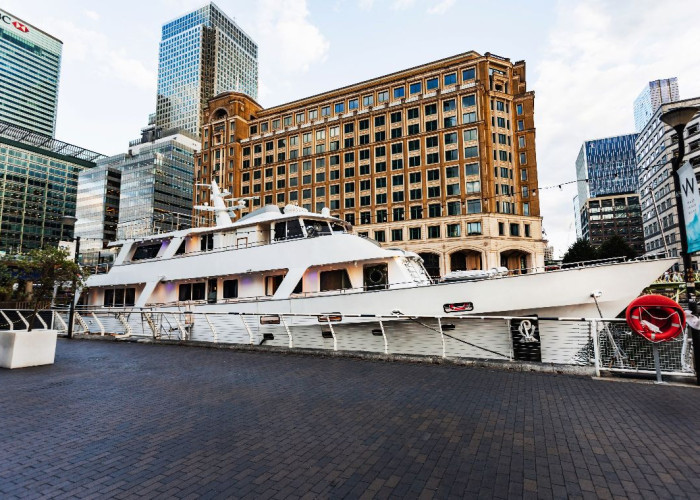 Luxury Five Bed Yacht For Filming