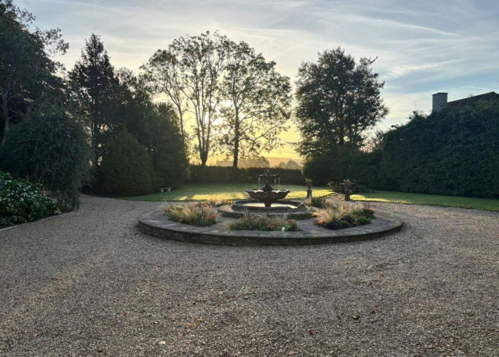 4. Driveway, Courtyard