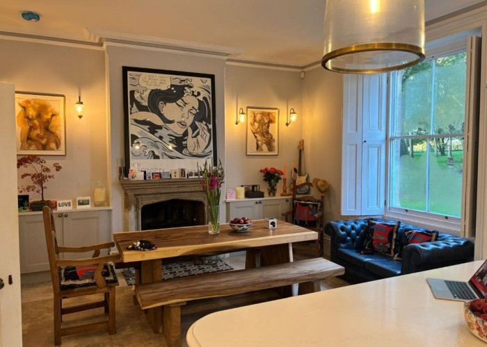 11. Kitchen With Table