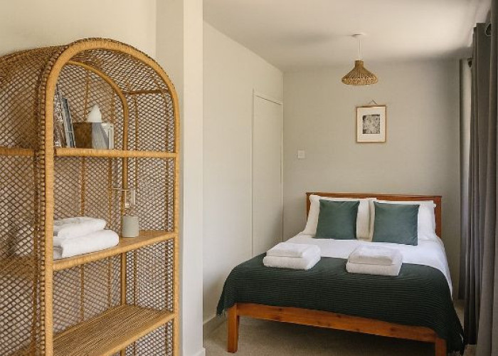 11. Bedroom (Double)