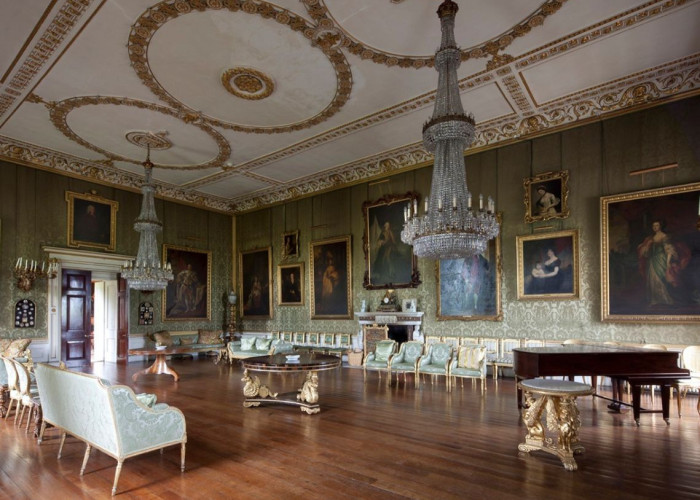 10. Ballroom, Styled Ceiling