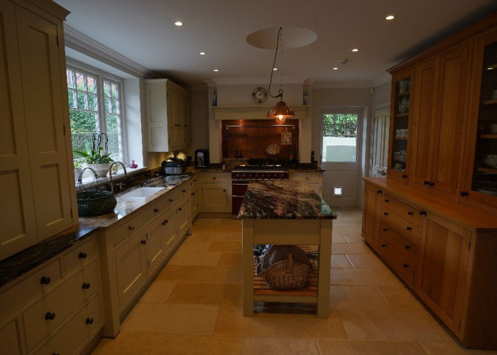 13. Kitchen (With Island), Kitchen (Modern), Kitchen (Gas Hob)