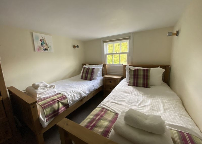 11. Bedroom (Twin Beds)