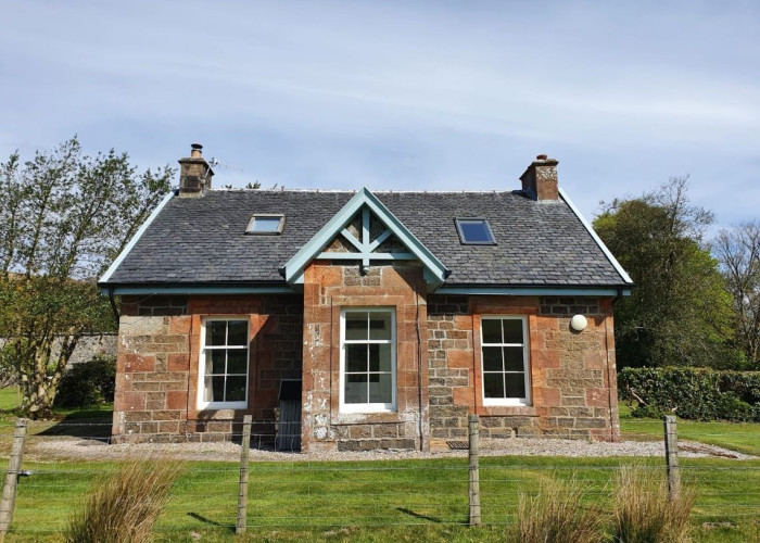 Private Cottage On Castle Grounds For Filming