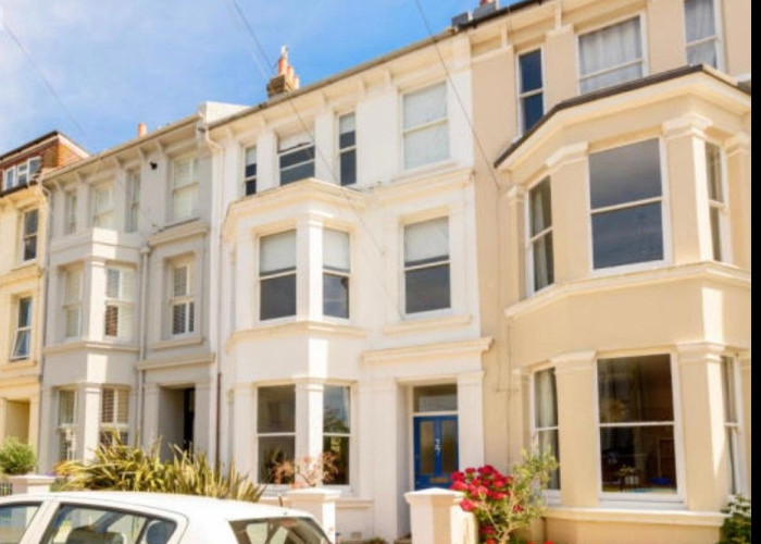 Townhouse Near The Sea For Filming