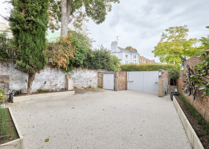 3. Driveway, Garage (Double), Coronavirus-Friendly