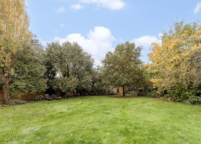 35. Garden (Rear, Large)