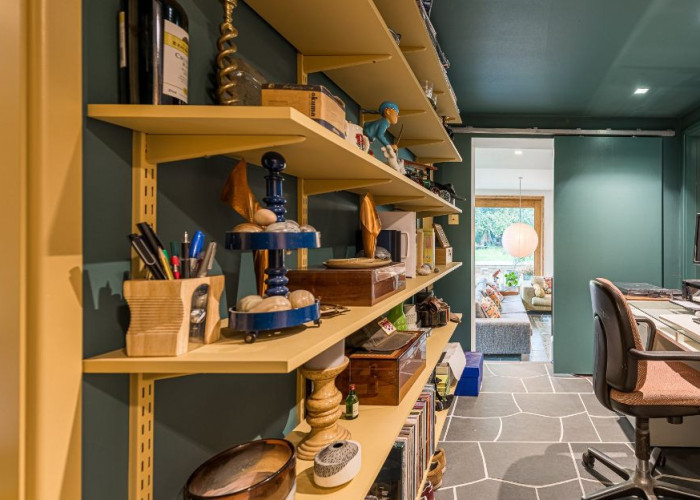 11. Home Office / Study