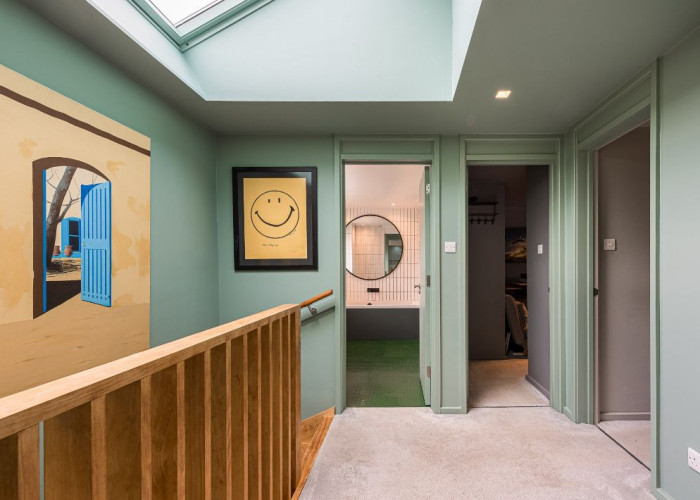 22. Stairway / Staircase, Landing