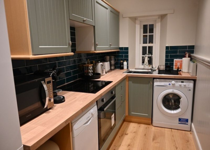 5. Kitchen (Coloured units), Kitchen (Electric/Induction Hob)
