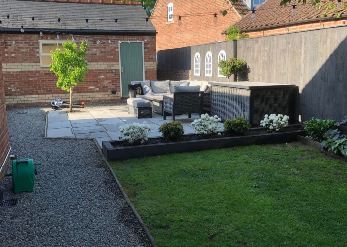 20. Garden (Rear, Large)