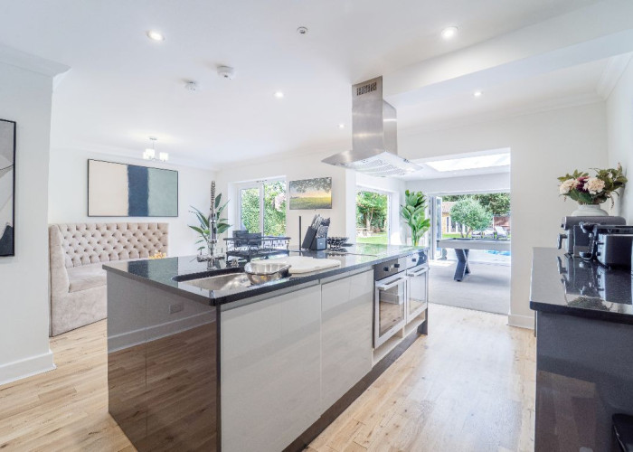 7. Kitchen (With Island), Kitchen (Modern), Kitchen (Electric/Induction Hob)