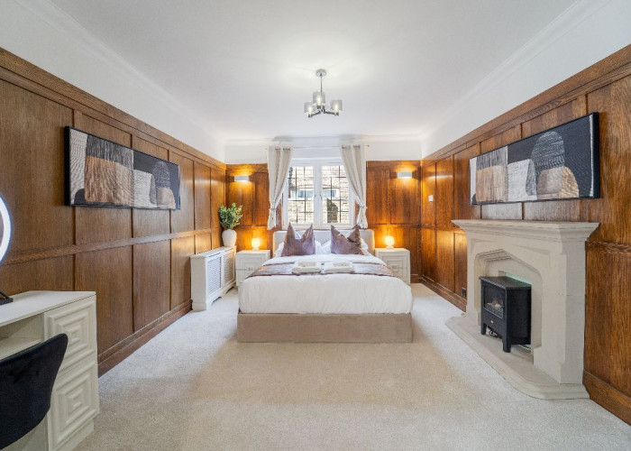 31. Fireplace, Bedroom (Double)