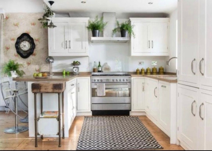 4. Kitchen (With Island), Kitchen (Modern), Kitchen (White units), Kitchen (Electric/Induction Hob)