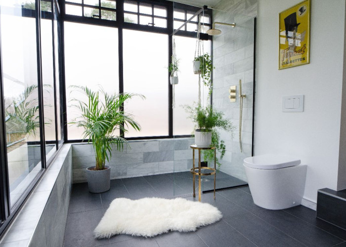 34. Bathroom (Large), Bathroom (Shower and bath)