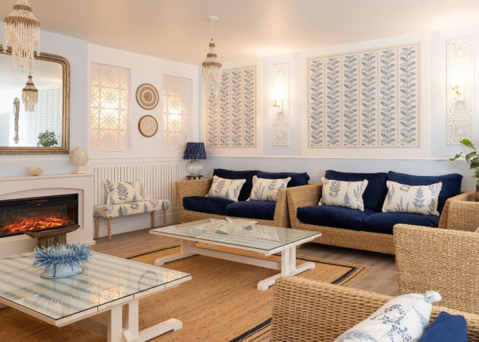 9. Livingroom, Fireplace