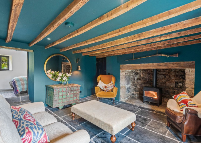 11. Livingroom, Fireplace