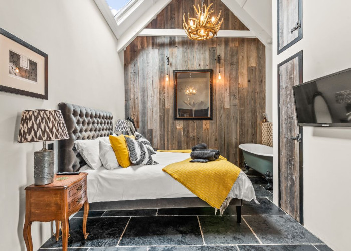 16. Bedroom (Double)