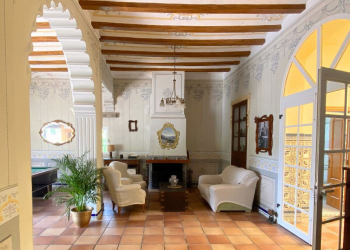 Bright Spanish Villa For Filming
