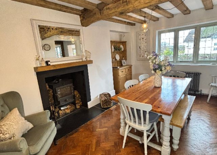 8. Diningroom, Fireplace