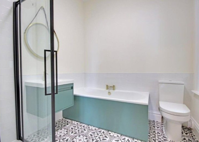 13. Bathroom (Shower and bath)