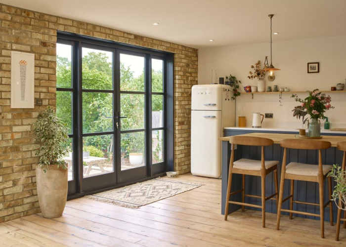 4. Kitchen (With Island)