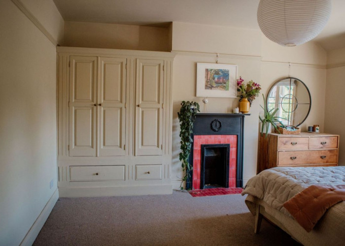 23. Fireplace, Bedroom (Double)