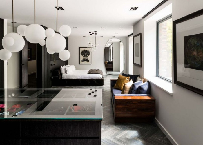 17. Bedroom (Master/En-Suite)