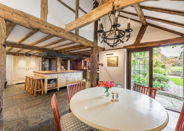 11. Kitchen (Coloured units), Kitchen (Rustic)