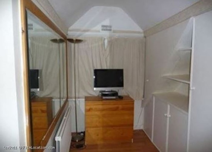 12. Walk-in Wardrobe