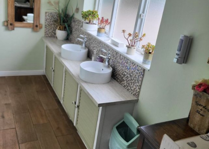 11. Toilet / Toilet Block