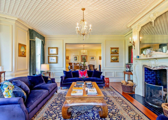 7. Livingroom, Fireplace, Drawing Room