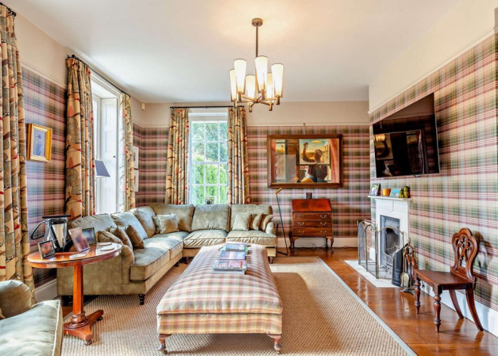 9. Livingroom, Pattern Wallpaper