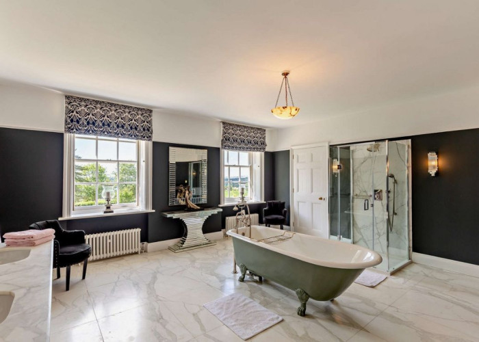 19. Bathroom, Tiled Floor, Bathroom (Roll Top), Bathroom (2 sinks), Bathroom (Shower and bath)