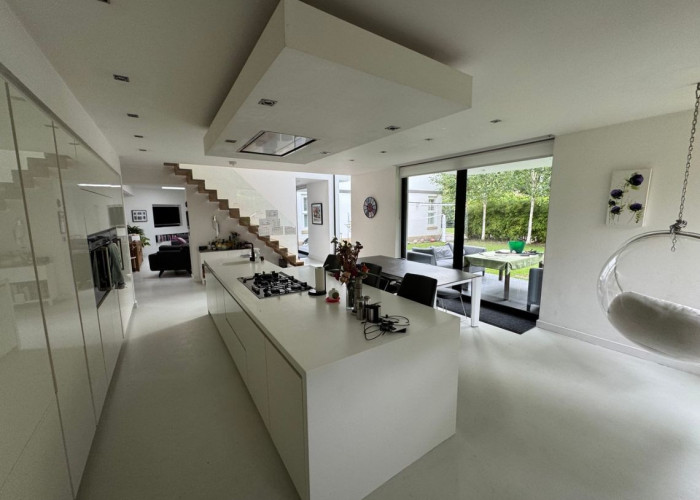 9. Windows, Kitchen (With Island), Kitchen (Cream or White units), Kitchen (Modern), Kitchen With Table, Open-plan, Kitchen (Gas Hob), neutral colours