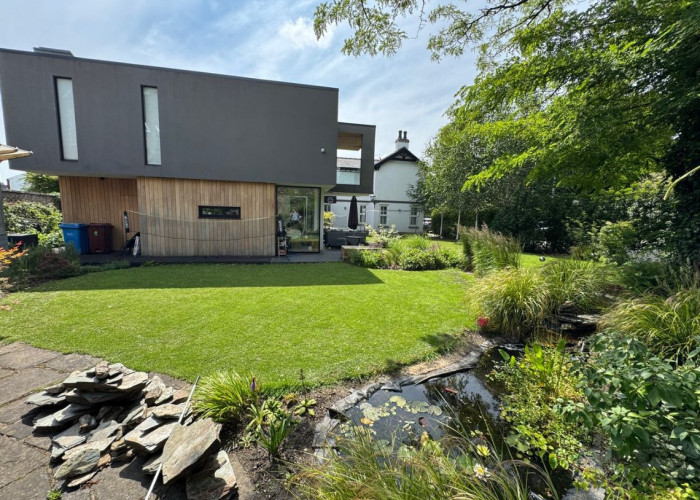 14. Garden (Rear, Large), Exterior (Contemporary)