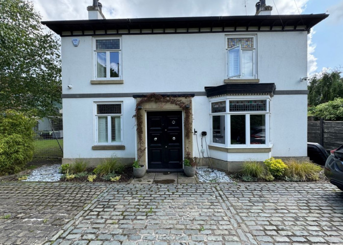 Large Property That Offers Victorian and Ultra Modern Filming Opportunities