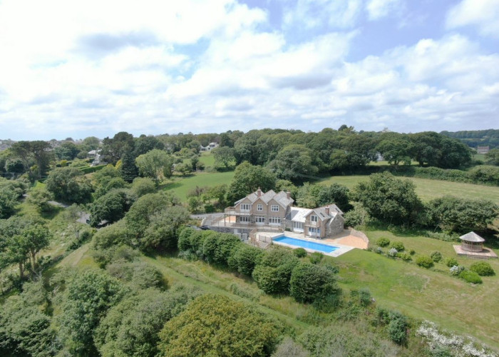 33. Exterior, Countryside View, Sea / Beach View